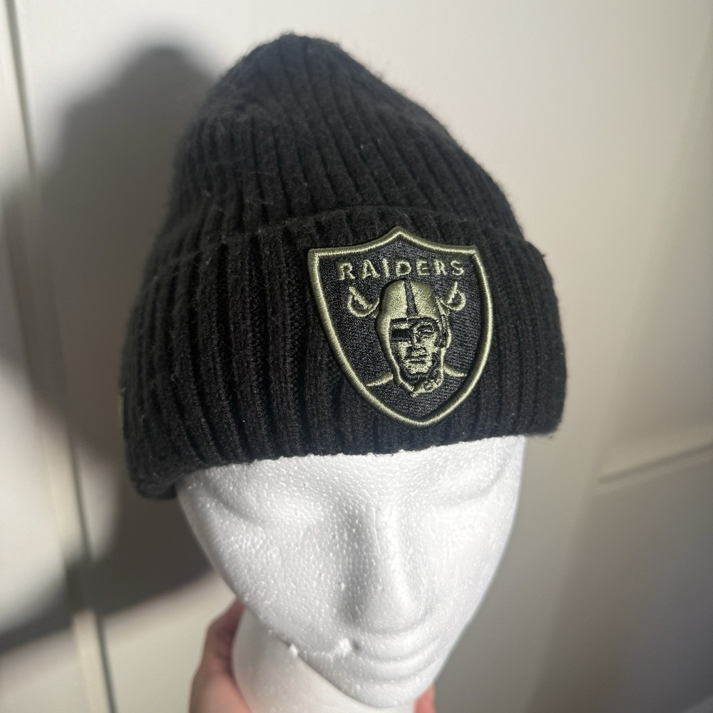 NFL New Era Salute To Service Raiders Black And Green Camo OS Beanie